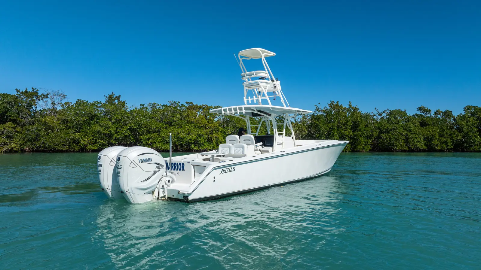 Twin Yamaha 425 XTO outboard engines on the Jupiter 38 HFS